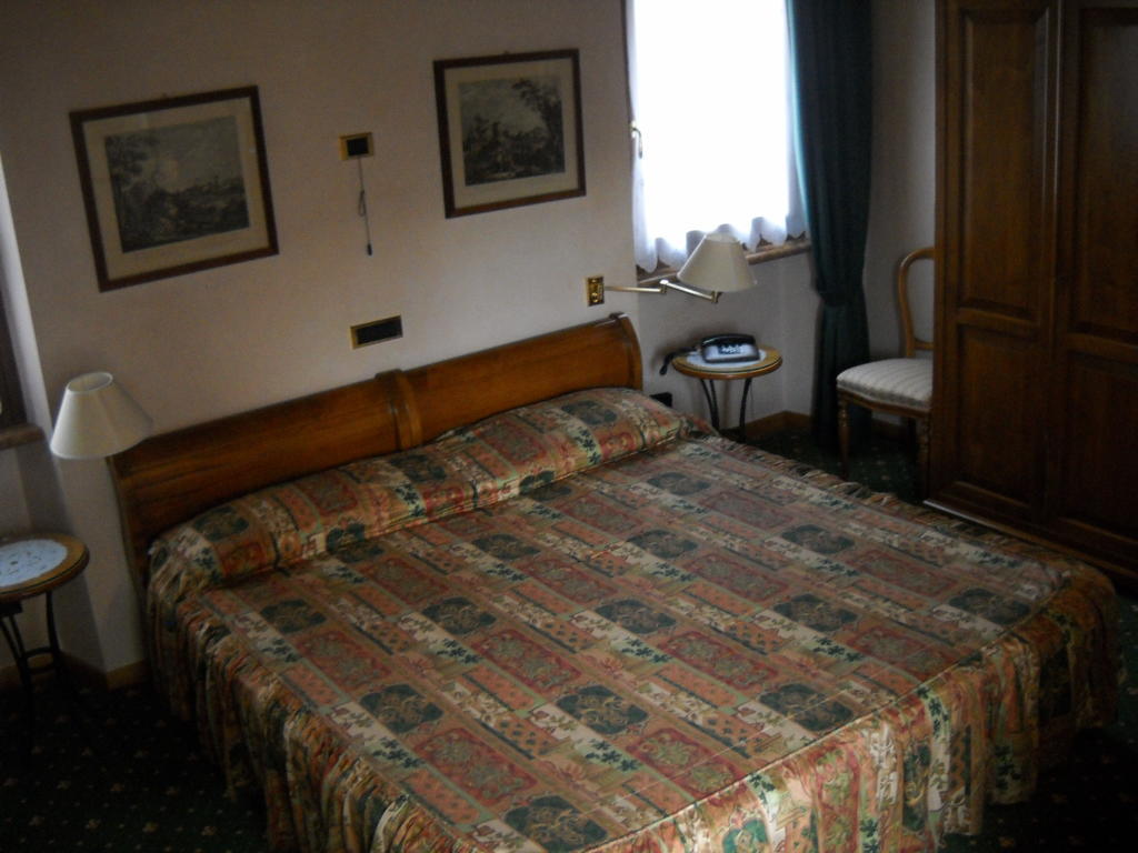 Hotel Faccioli Valeggio sul Mincio Quarto foto
